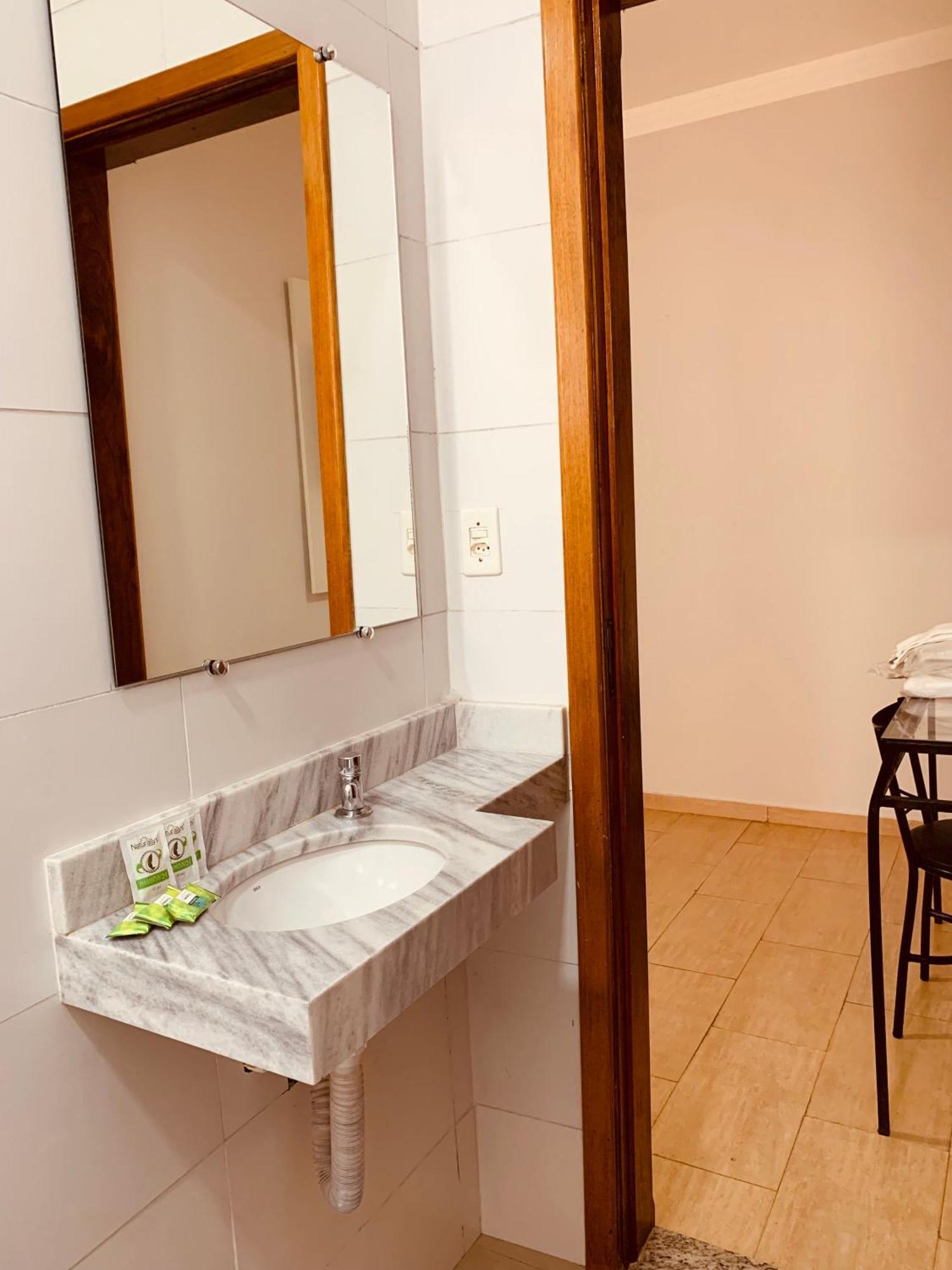 Hotel Belvedere Araras - Facil Acesso Hospital Sao Leopoldo E Faculdades Номер фото